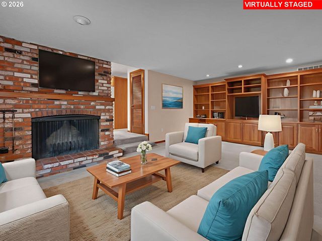 10061 Nw VALLEY VISTA Rd, Hillsboro, OR 97124