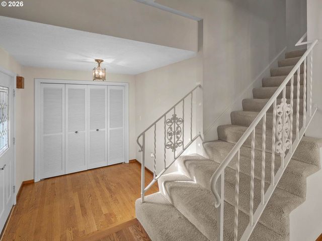 10061 Nw VALLEY VISTA Rd, Hillsboro, OR 97124