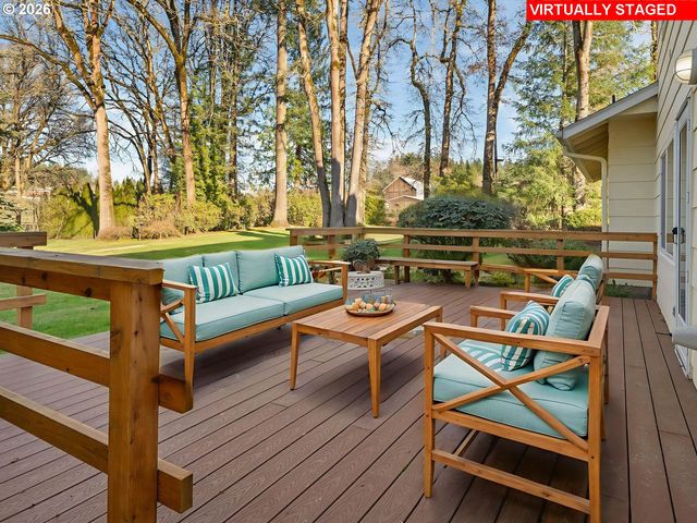 10061 Nw VALLEY VISTA Rd, Hillsboro, OR 97124