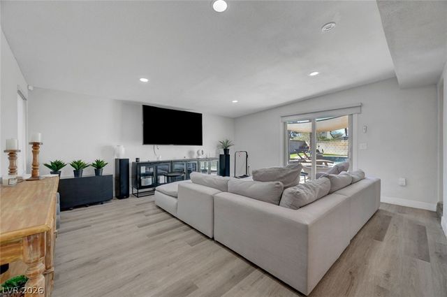 7321 Westpark Avenue, Las Vegas, NV 89147