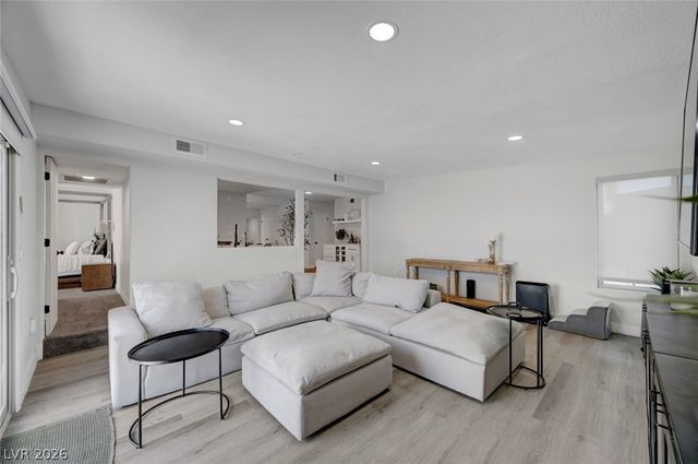 7321 Westpark Avenue, Las Vegas, NV 89147