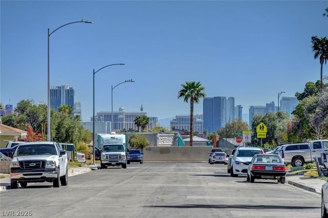 7321 Westpark Avenue, Las Vegas, NV 89147