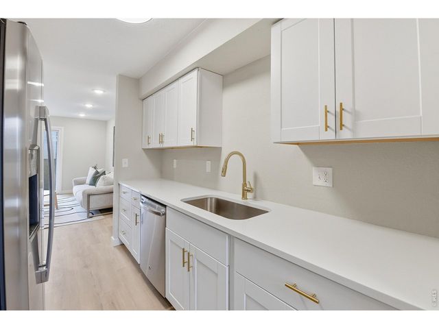 1060 S Parker Rd 27, Denver, CO 80231
