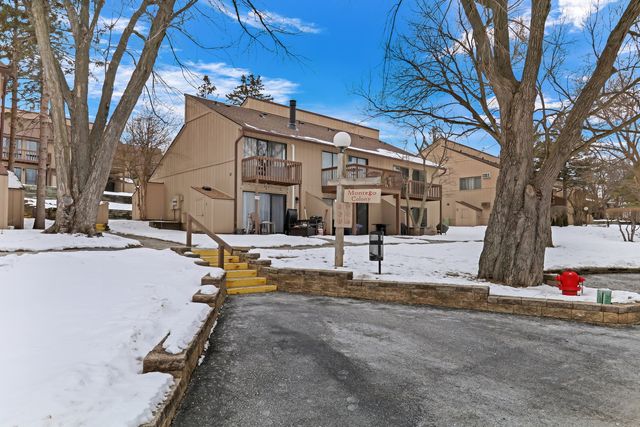 32 Montego Colony 6, Fox Lake, IL 60020