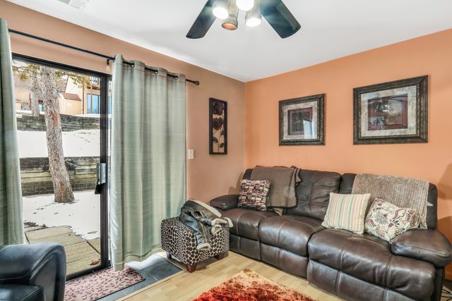 32 Montego Colony 6, Fox Lake, IL 60020