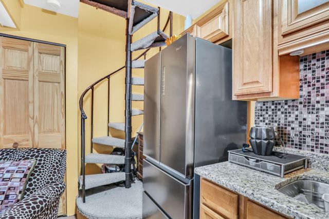 32 Montego Colony 6, Fox Lake, IL 60020