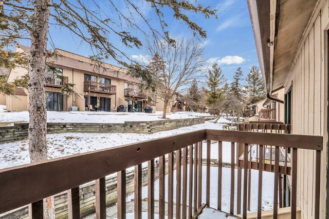 32 Montego Colony 6, Fox Lake, IL 60020