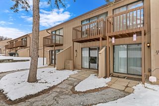 32 Montego Colony 6, Fox Lake, IL 60020