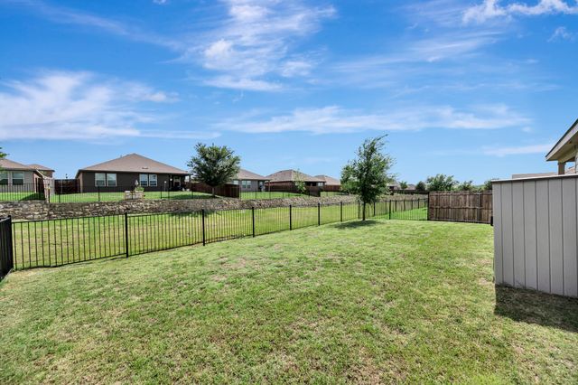 924 English Drive, Aubrey, TX 76227