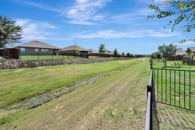 924 English Drive, Aubrey, TX 76227