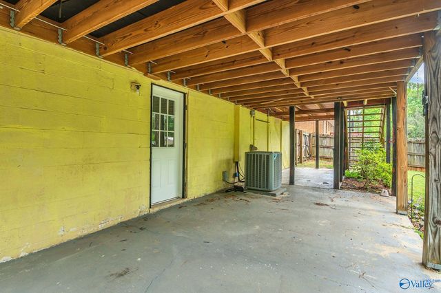 2723 Monticello Drive NW, Huntsville, AL 35810