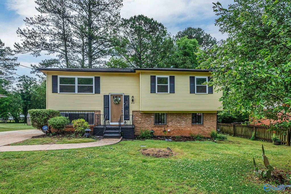 2723 Monticello Drive NW, Huntsville, AL 35810