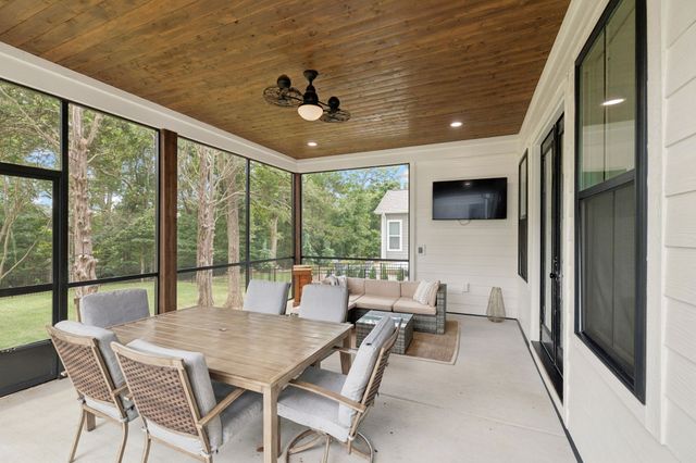 397 Campfire Ct, Winchester, TN 37398