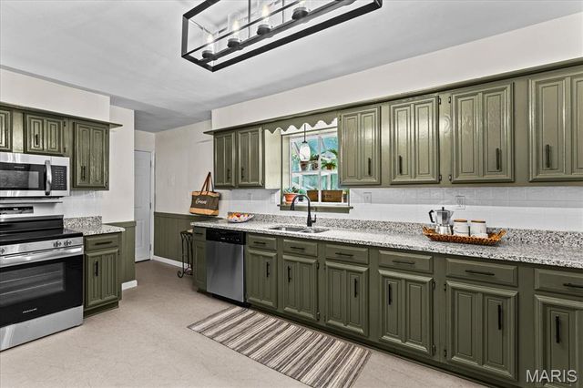 9106 Summit Drive, Fairview Heights, IL 62208