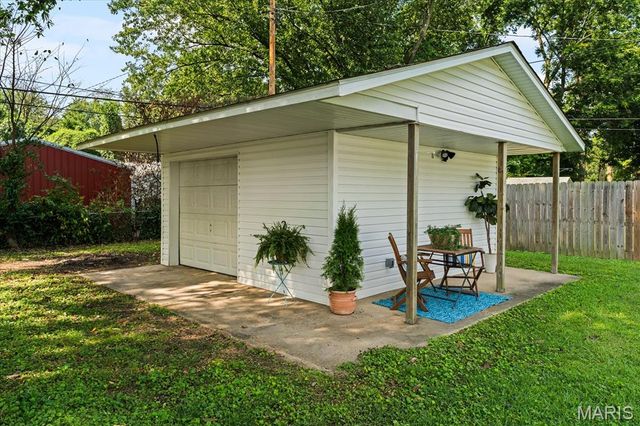 9106 Summit Drive, Fairview Heights, IL 62208