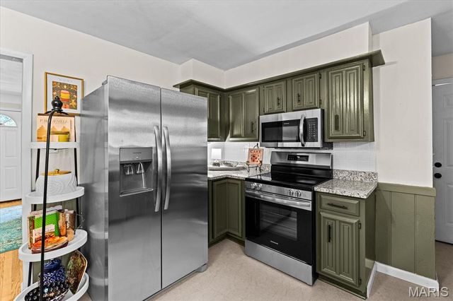 9106 Summit Drive, Fairview Heights, IL 62208