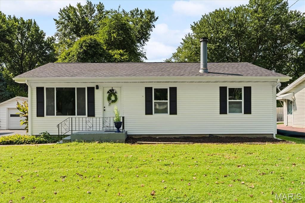 9106 Summit Drive, Fairview Heights, IL 62208