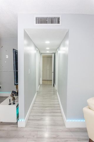 6190 W 19th Ave 201, Hialeah, FL 33012