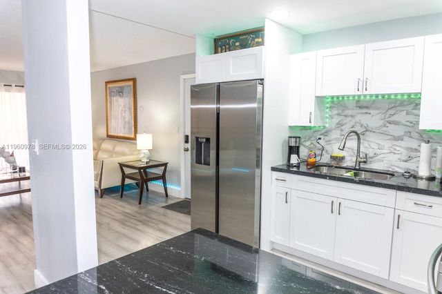 6190 W 19th Ave 201, Hialeah, FL 33012