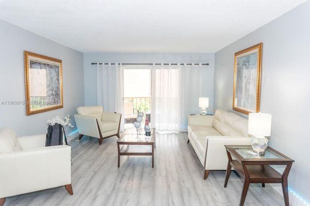 6190 W 19th Ave 201, Hialeah, FL 33012