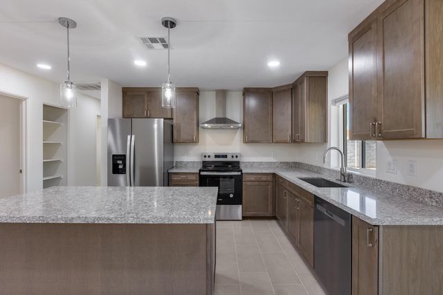 6934 W McLellan Road, Glendale, AZ 85303