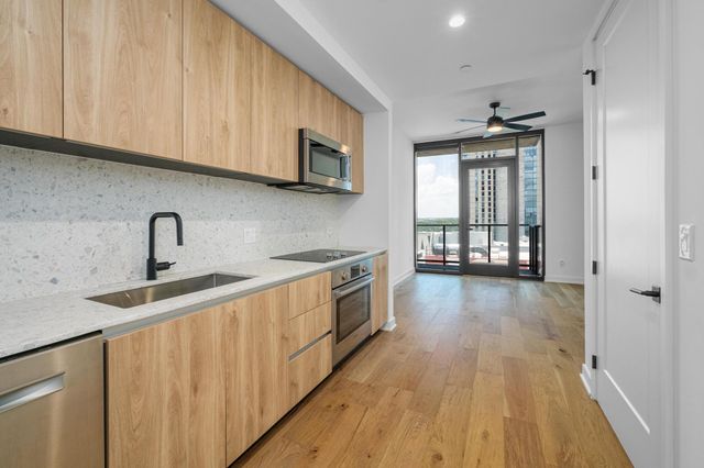 84 EAST Ave 2008, Austin, TX 78701