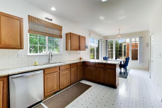 1819 Krowka Drive, Des Plaines, IL 60018