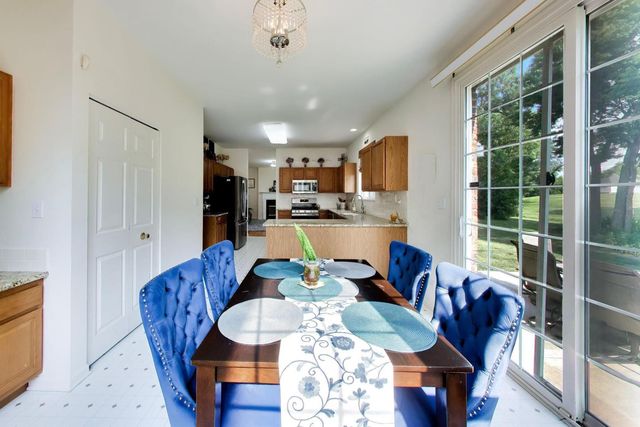 1819 Krowka Drive, Des Plaines, IL 60018
