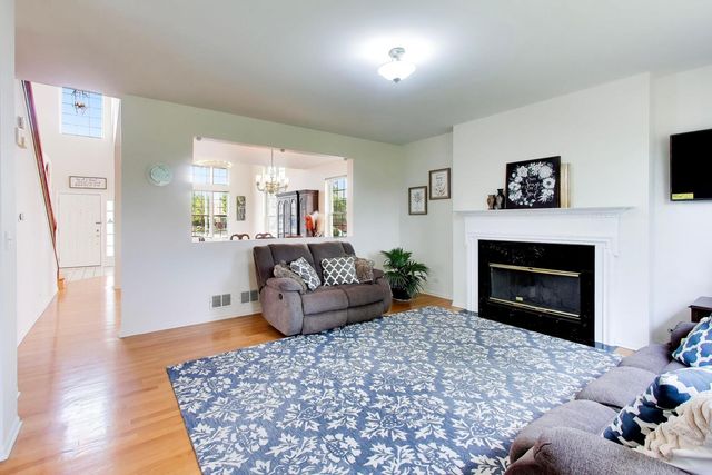 1819 Krowka Drive, Des Plaines, IL 60018