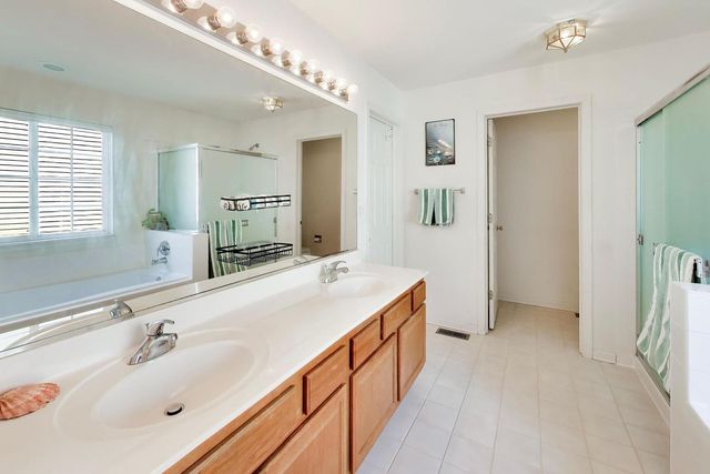 1819 Krowka Drive, Des Plaines, IL 60018