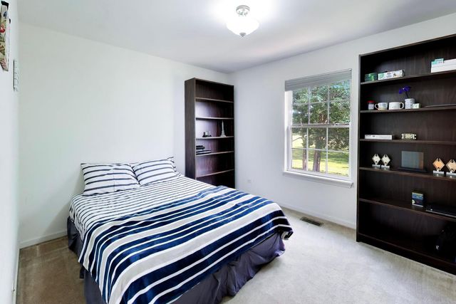 1819 Krowka Drive, Des Plaines, IL 60018
