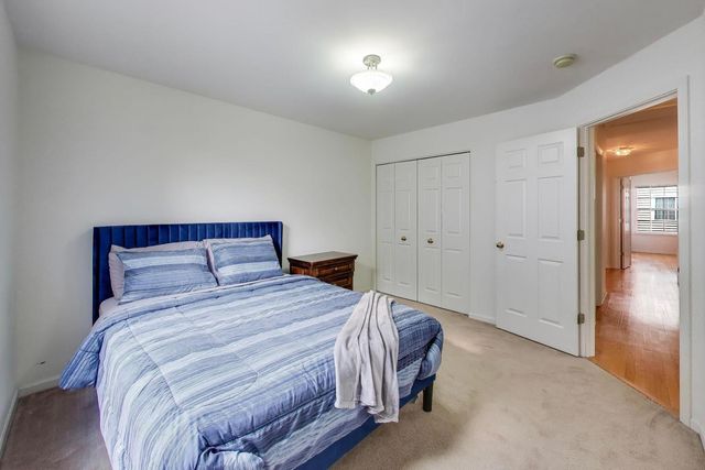 1819 Krowka Drive, Des Plaines, IL 60018