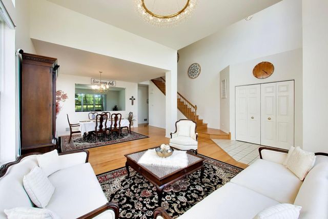 1819 Krowka Drive, Des Plaines, IL 60018
