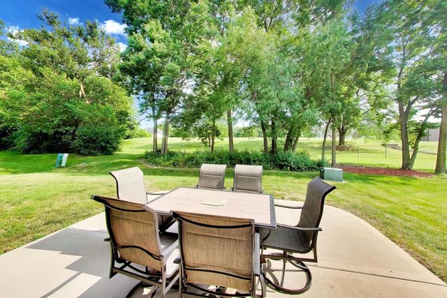 1819 Krowka Drive, Des Plaines, IL 60018