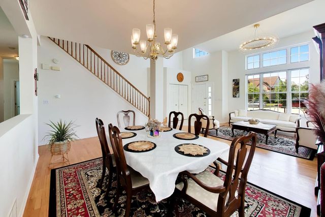 1819 Krowka Drive, Des Plaines, IL 60018
