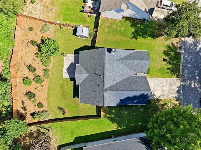 6141 Redtop Loop, Fairburn, GA 30213