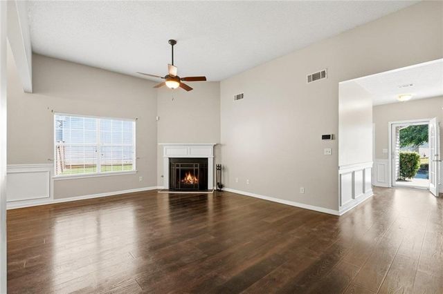 6141 Redtop Loop, Fairburn, GA 30213