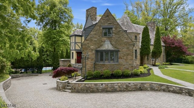 120 Old Chester Rd, Essex Fells Twp., NJ 07021