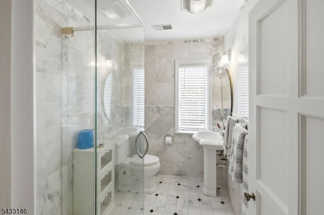 120 Old Chester Rd, Essex Fells Twp., NJ 07021