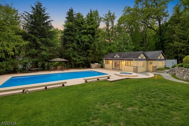 120 Old Chester Rd, Essex Fells Twp., NJ 07021