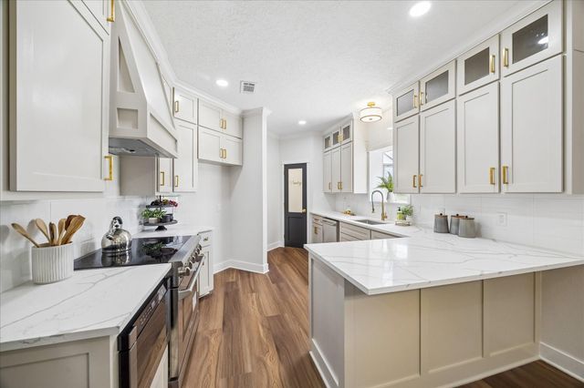 15415 Skyhawk Lane, Beach City, TX 77523