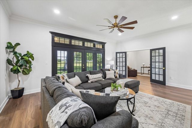 15415 Skyhawk Lane, Beach City, TX 77523