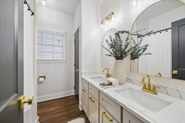 15415 Skyhawk Lane, Beach City, TX 77523
