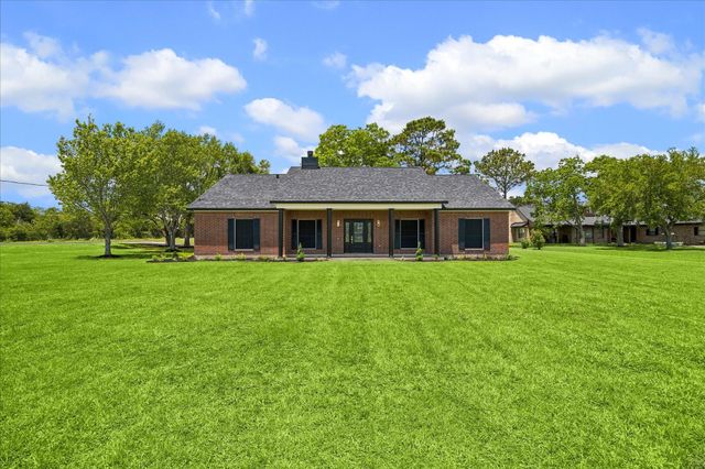 15415 Skyhawk Lane, Beach City, TX 77523