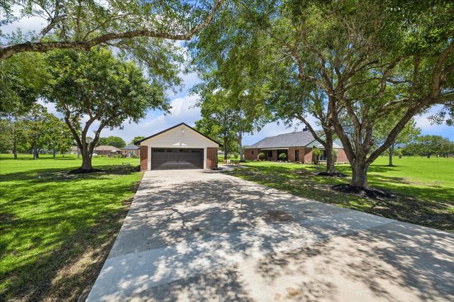 15415 Skyhawk Lane, Beach City, TX 77523