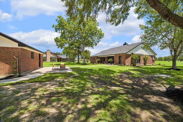15415 Skyhawk Lane, Beach City, TX 77523