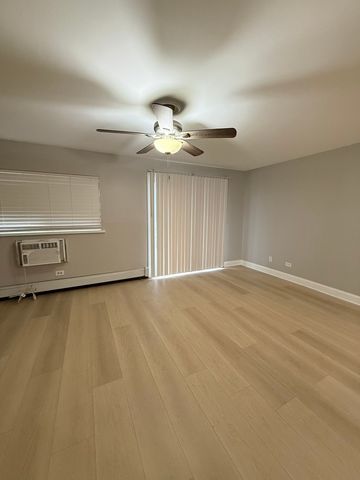 706 Marilyn Avenue 105, Glendale Heights, IL 60139