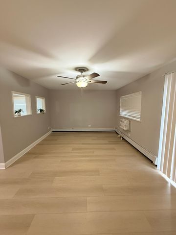 706 Marilyn Avenue 105, Glendale Heights, IL 60139