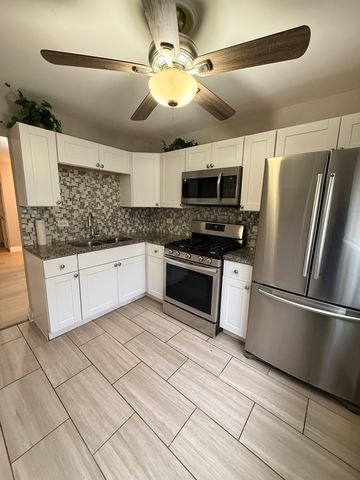 706 Marilyn Avenue 105, Glendale Heights, IL 60139