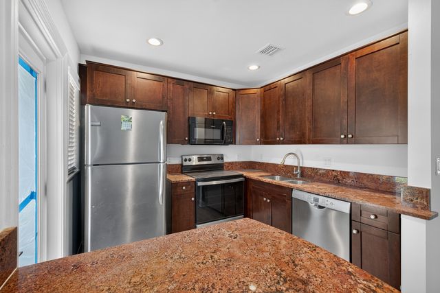 423 SW 11th Court A, Fort Lauderdale, FL 33315